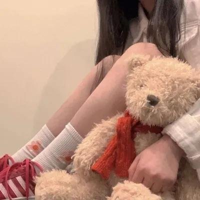 一线女星与神秘男子同车离开，短时间内内幕曝光，本人沉默不回应